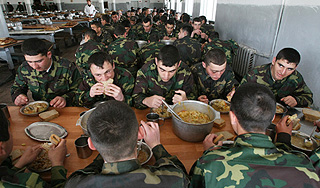 Солдатам исключили перловку из меню Солдатам исключили перловку из меню