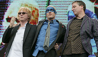 Распалась легендарная рок-группа R.E.M. Распалась легендарная рок-группа R.E.M.