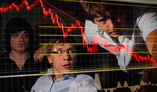 Рубль усилил падение Рубль усилил падение