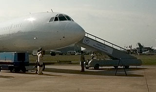 Наркоман сорвал авиарейс из Петербурга Наркоман сорвал авиарейс из Петербурга