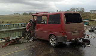 В ДТП из-за дождя погибла целая семья В ДТП из-за дождя погибла целая семья