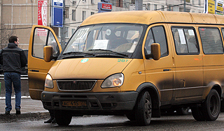 В Москве водитель маршрутки избил "зайцев" В Москве водитель маршрутки избил "зайцев"