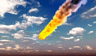 Обломки спутника упали во двор дома Обломки спутника упали во двор дома