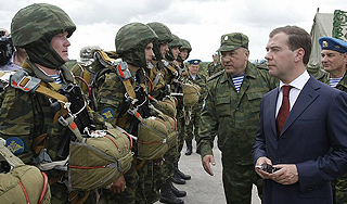 Медведев: Траты на оборону будут высокими Медведев: Траты на оборону будут высокими