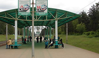 После драки мужчины упали под поезд После драки мужчины упали под поезд