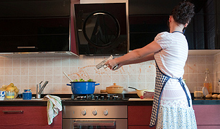 Женщины Подмосковья начали вооружаться Женщины Подмосковья начали вооружаться