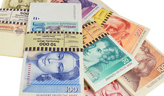 Немцы хотят вернуть прежние деньги Немцы хотят вернуть прежние деньги