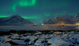 Над Арктикой растет гигантская дыра Над Арктикой растет гигантская дыра