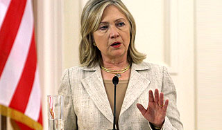 Клинтон попросила Москву объясниться Клинтон попросила Москву объясниться