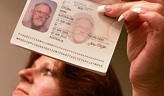 Австралийцам разрешили быть австралийками Австралийцам разрешили быть австралийками