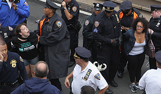 В США арестованы захватчики Wall Street В США арестованы захватчики Wall Street