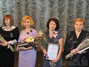 Во Дворце Гагарина чествовали лучших учителей