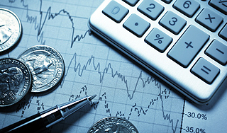 Доллар потерял почти треть рубля Доллар потерял почти треть рубля