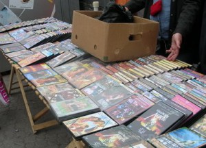 Жительницу Сельцо будут судить за торговлю пиратскими дисками