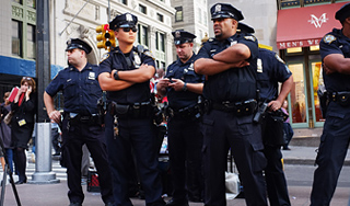 По взбунтовавшимся американцам пустили газ По взбунтовавшимся американцам пустили газ