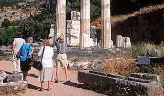 Туристы из России спасают Грецию от кризиса Туристы из России спасают Грецию от кризиса