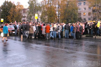 Больше тысячи человек пришли на митинг в память о погибшем ребенке Фото "Комсомольская правда - Брянск"