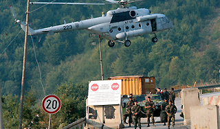 НАТО грозит сербам сносом баррикад в Косово НАТО грозит сербам сносом баррикад в Косово