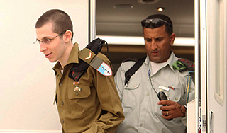 Капрал после пяти лет плена вернулся домой Капрал после пяти лет плена вернулся домой