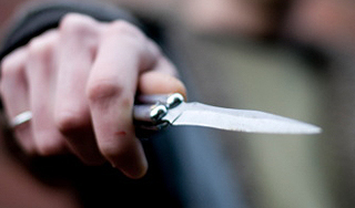 Ученик ударил педагога ножом за замечание Ученик ударил педагога ножом за замечание