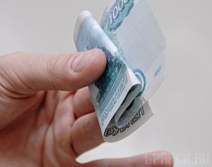 Вынесли приговор двум мужчинам за попытку сбыть фальшивую купюру