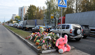Мать погибшей в ДТП девочки лишится слуха Мать погибшей в ДТП девочки лишится слуха