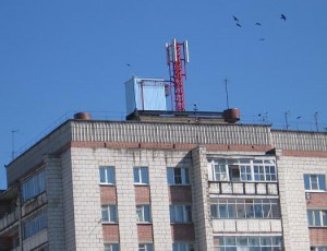 «Мегафон» систематически нарушает закон Базовая станция на крыше жилого дома