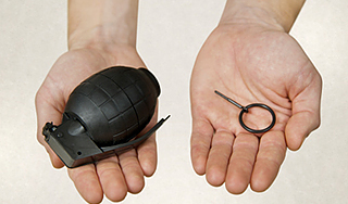 По Екатеринбургу носили гранату без чеки По Екатеринбургу носили гранату без чеки