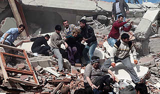 Новые толчки рушат дома в Турции Новые толчки рушат дома в Турции