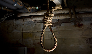 На Урале мать повесила сына за воровство На Урале мать повесила сына за воровство