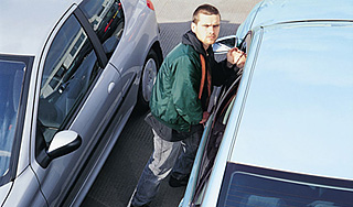 В Москве у водителя отобрали два миллиона В Москве у водителя отобрали два миллиона