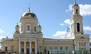 Машина врезалась в толпу верующих на Урале Машина врезалась в толпу верующих на Урале