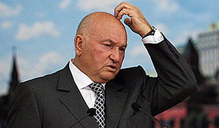 Кремль отреагировал на обвинения Лужкова Кремль отреагировал на обвинения Лужкова