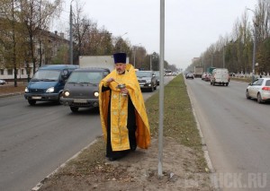 Сотрудники ГИБДД вновь призвали на помощь священников