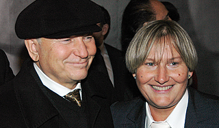 МВД грозит семье Лужкова Интерполом МВД грозит семье Лужкова Интерполом