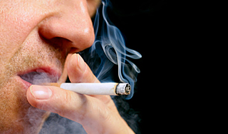 Российских курильщиков хотят шокировать Российских курильщиков хотят шокировать