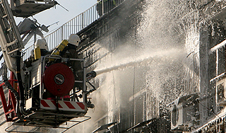 В Москве вспыхнул ДК "Октябрь" В Москве вспыхнул ДК "Октябрь"