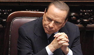 Берлускони обвинили в торговле людьми Берлускони обвинили в торговле людьми