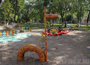 В самых благоустроенных дворах появятся соответствующие таблички