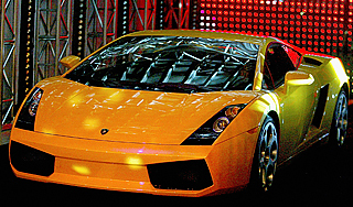 В Москве угнали два очень дорогих спорткара В Москве угнали два очень дорогих спорткара