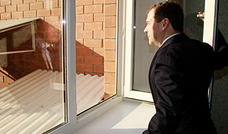 Медведев указал на решение проблемы жилья Медведев указал на решение проблемы жилья