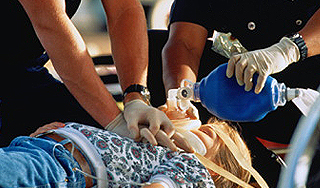 Выжившая студентка кончала с собой дважды Выжившая студентка кончала с собой дважды