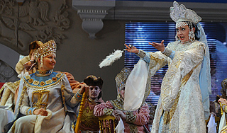 На премьере в Большом кричали "Позор!" На премьере в Большом кричали "Позор!"