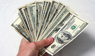 Украинцам запретили занимать доллары Украинцам запретили занимать доллары