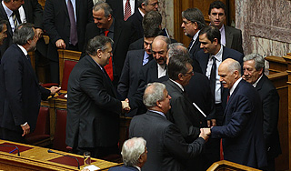 Правительство Греции спаслось от отставки Правительство Греции спаслось от отставки