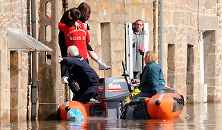 Потоки воды затопляют Францию и Италию Потоки воды затопляют Францию и Италию