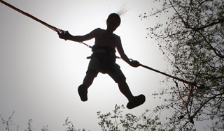 В Сочи мальчик задушил себя "тарзанкой" В Сочи мальчик задушил себя "тарзанкой"