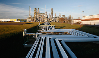 Медведев пустил российский газ в обход Медведев пустил российский газ в обход