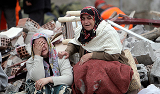 Турки в панике выбегали из домов Турки в панике выбегали из домов