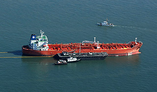 В Азовском море столкнулись два судна В Азовском море столкнулись два судна